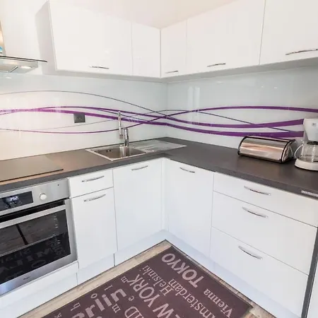 Apartment Lovely Desiree 250m From The In *
